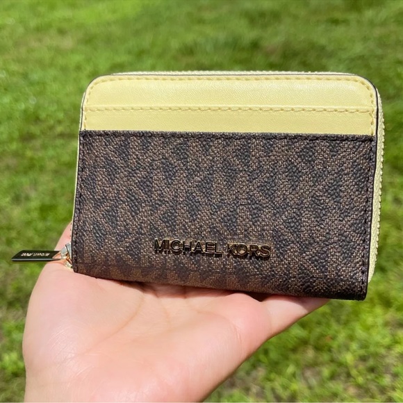 NWT Michael Kors Small Zip Wallet - Picture 5 of 6
